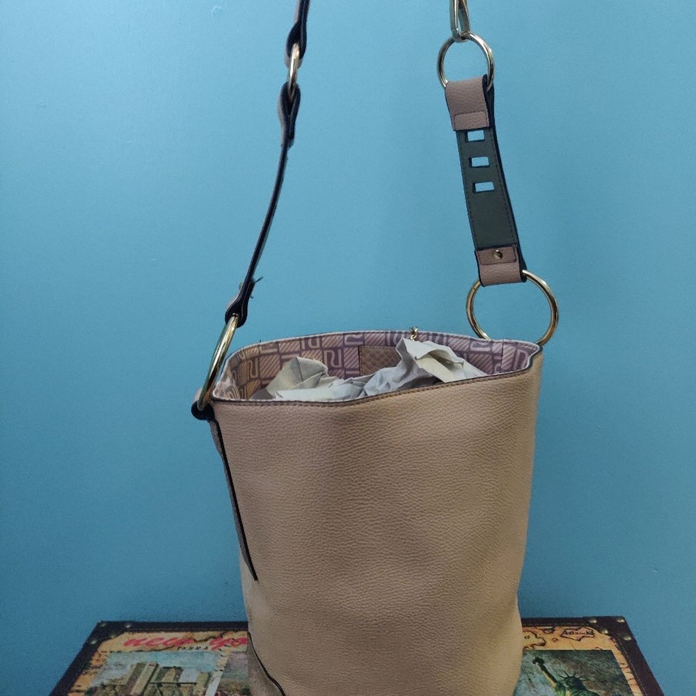 River Island Bucket Bag - Picture 7 of 9